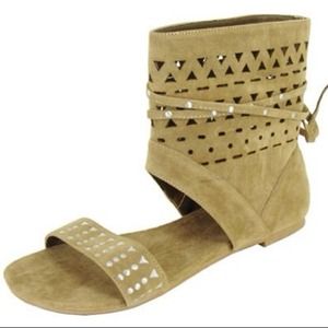 Qupid Hirani-13 Taupe Ankle Cuff Flat Sandal