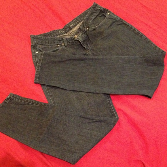 Bundle with guess skirt