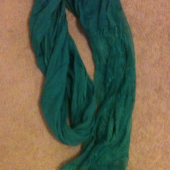 Turquoise scarf - Picture 3 of 3