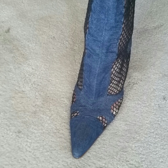 Authentic Christian Dior boots. - Picture 2 of 4