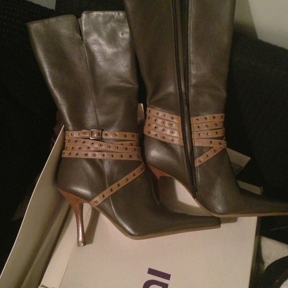 Sold- Olive green n tan buckle boots