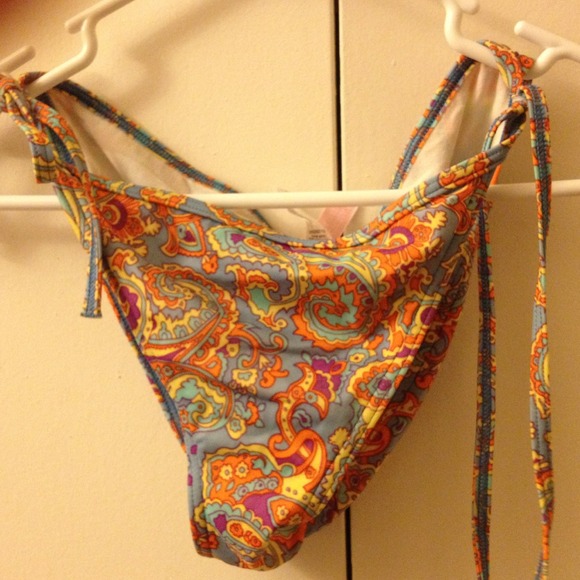 Victoria secrets strong bikini size M brand new! - Picture 2 of 3