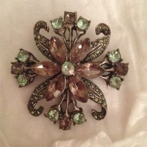Vintage Green & Silver Brooch / Pin