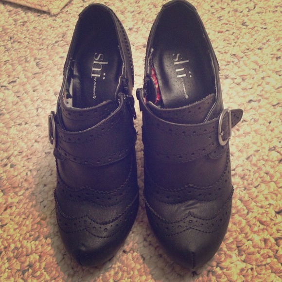 Cute heeled Oxfords!