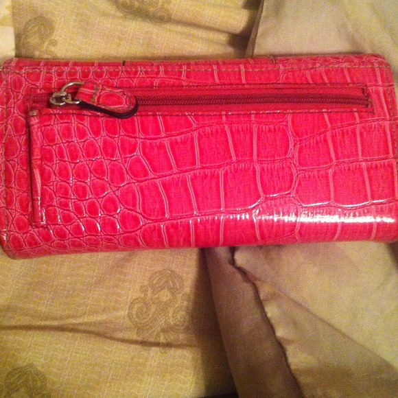 Pink Wallet - Picture 2 of 2