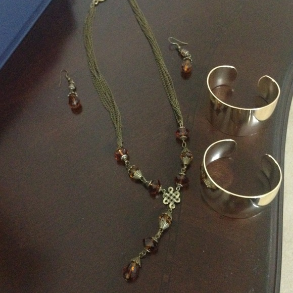 Vintage necklace and earrings.