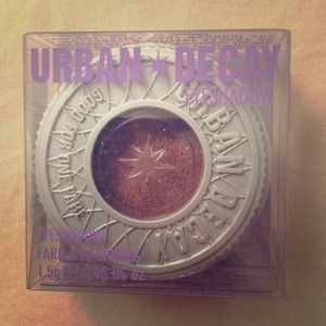 Urban decay "Roach" eyeshadow