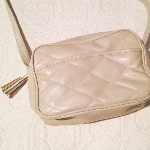 Vintage Handbags - Vintage quilted cross body