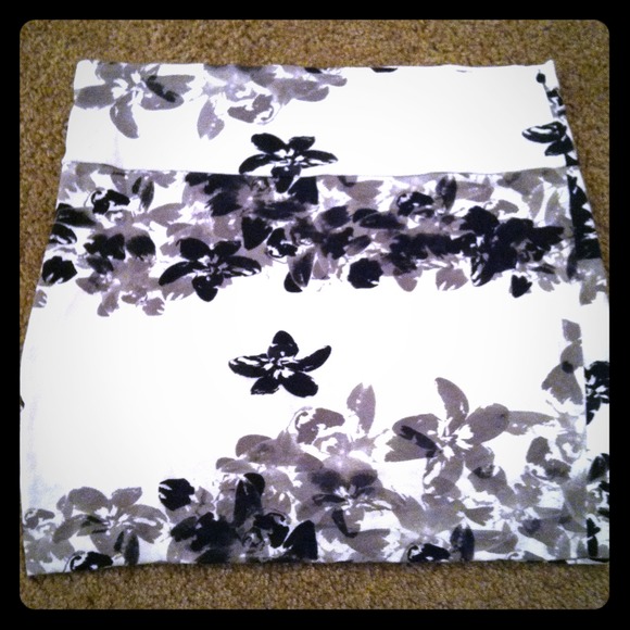 Printed skirt bundled