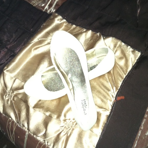 Off white flats @juliapikelilly reserved !