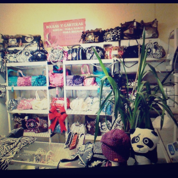 🎀💕PURSES EVERYWHERE ! 💕🎀