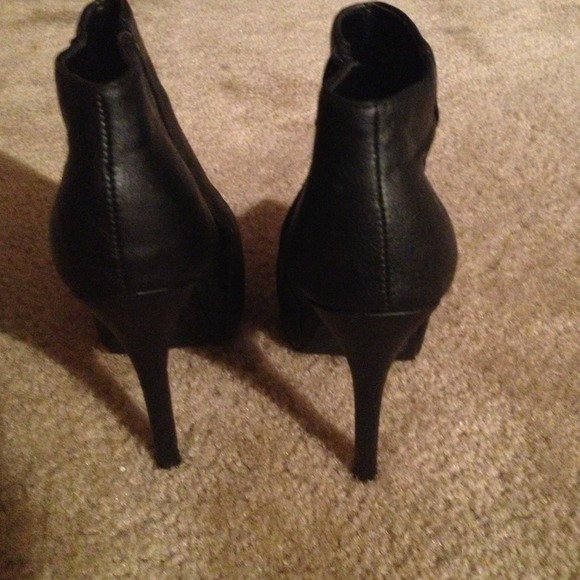 Just Fab black bootie heels - Picture 2 of 4