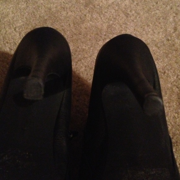 Just Fab black bootie heels - Picture 4 of 4