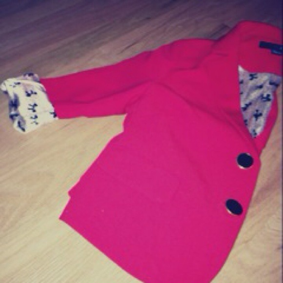 • Red Blazer • - Picture 2 of 4