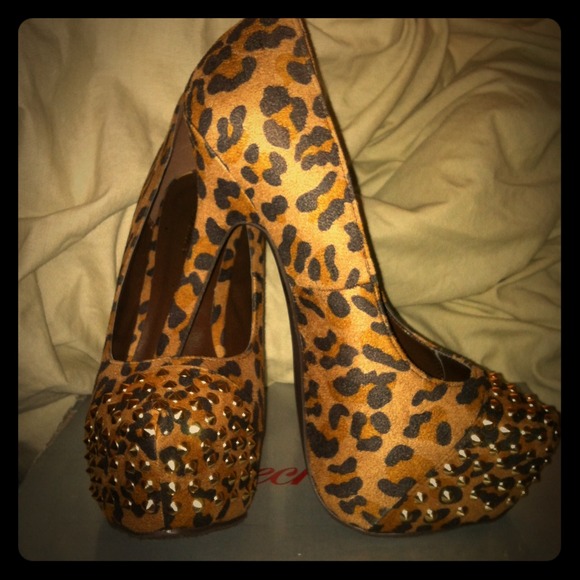 Leopard print wedges!!!!!!