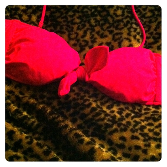 🌟For @hilarylauren23🌟VS Hot Pink Bikini Top