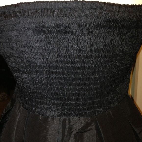 Short length strapless dress - Picture 4 of 4