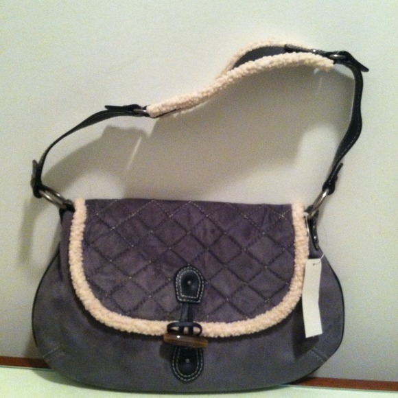 Suede-like feel fur should bag quilted toggle - Picture 1 of 3