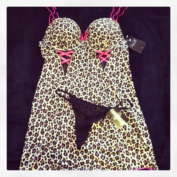 Lingerie - Picture 1 of 1