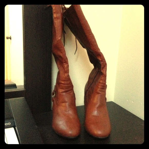 Brown boots. Beautiful details and comfort!