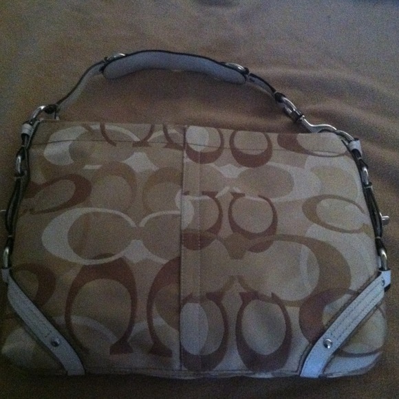 BRaND NEW Coach Signature Collection Handbag!!! - Picture 1 of 4