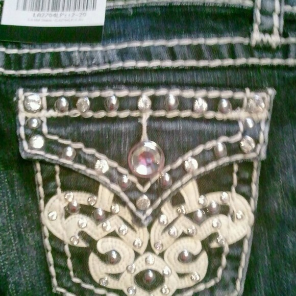 Vault Denim. Designer Jeans up to 50 percent off! - Picture 1 of 4