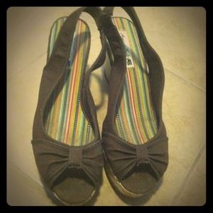 American Eagle Brown, sling back wedges
