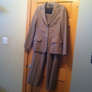 Larry Levine 3 piece ladies suit