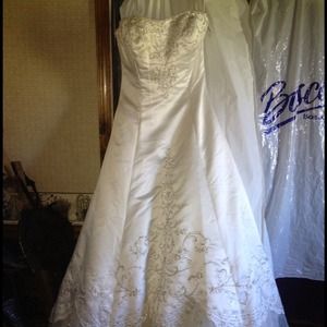 Never worn vintage wedding dress