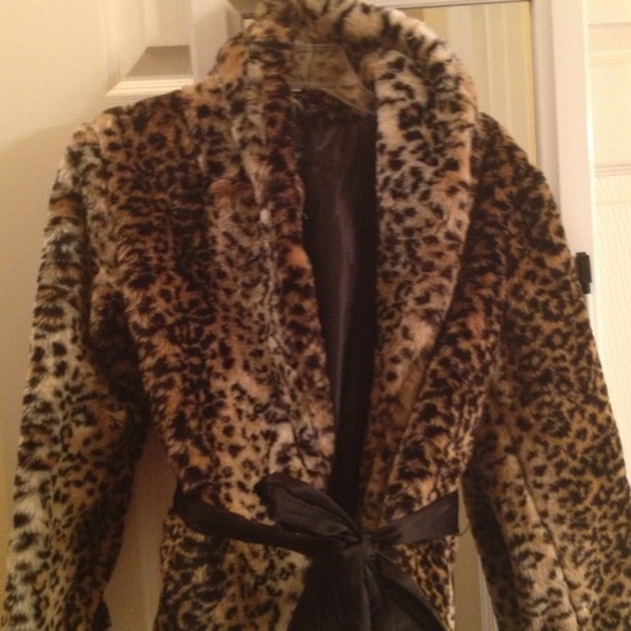 Forever 21 Cheetah Faux Fur Coat
