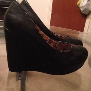 *REDUCED* Black Leather Wedges