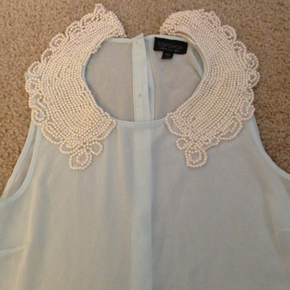 Sleevless top - Picture 2 of 3