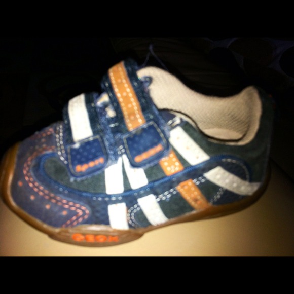 Shoes - Picture 2 of 3
