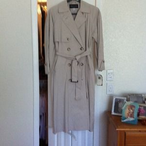 brand new trench coat, Anne Klein Petite size 6
