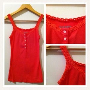 💥Sold, Free w $17 bundle💥Old navy tank top