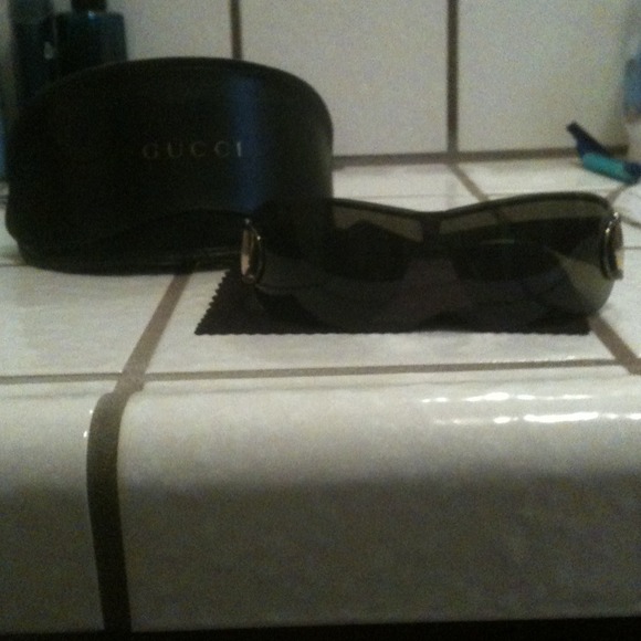 💥Sold💥Gucci Glasses,Mac blush &lipstick, Stila