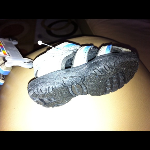 Shoes - Picture 2 of 3