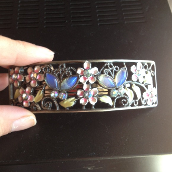 Barrette
