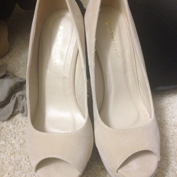 Brand new never been worn wedges