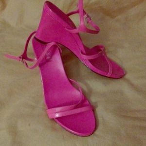 Pink wedges