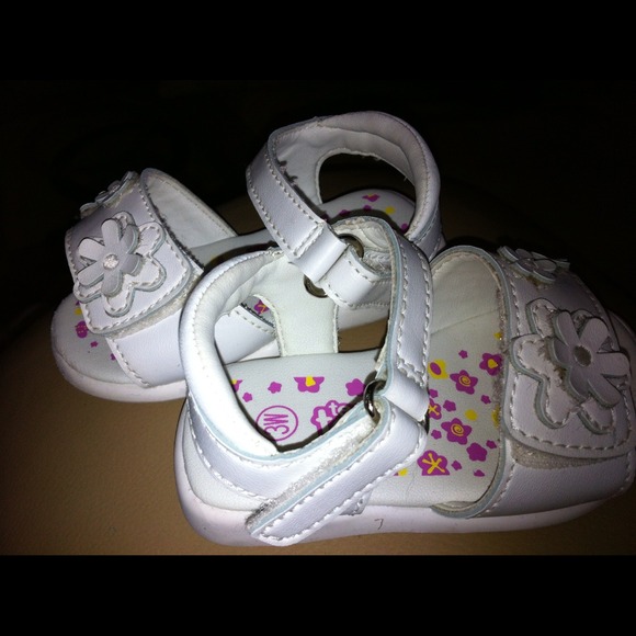 Sandals - Picture 1 of 2