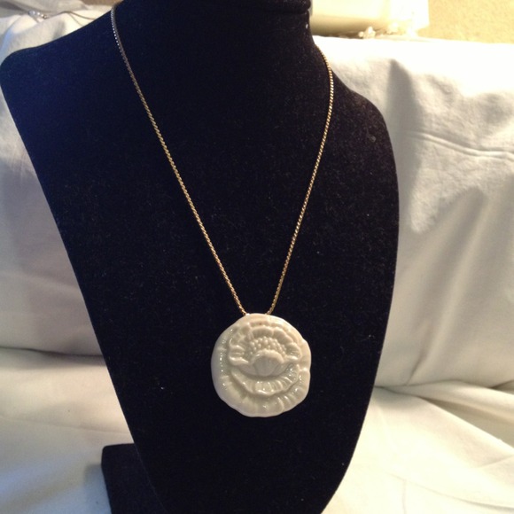 Necklace with ceramic pendent - Picture 1 of 1