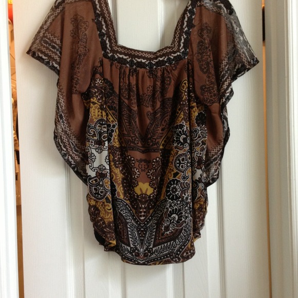 Beautiful top - Picture 1 of 1