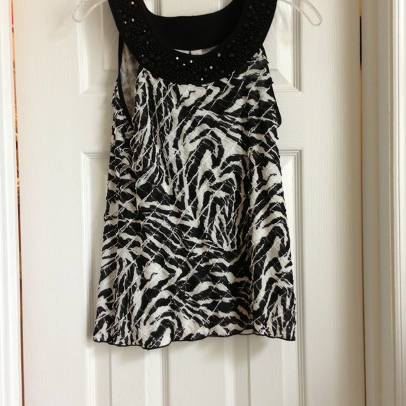 Black & white top
