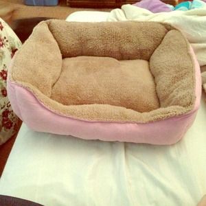 ✂️PRICE CUT!✂️ DOG BED!! NEEDS TO GO!