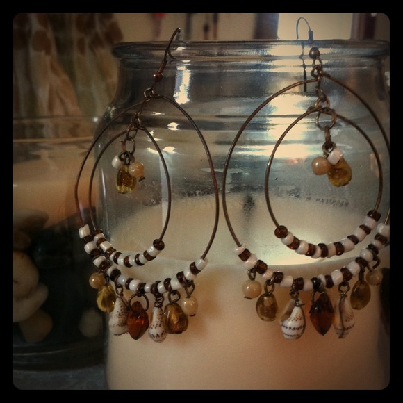 Brown shell earrings