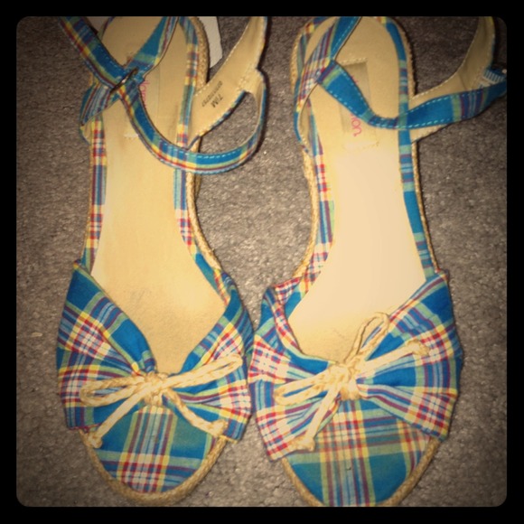 Shoes / wedges