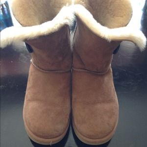 📦 SOLD 📦Authentic UGGS :)
