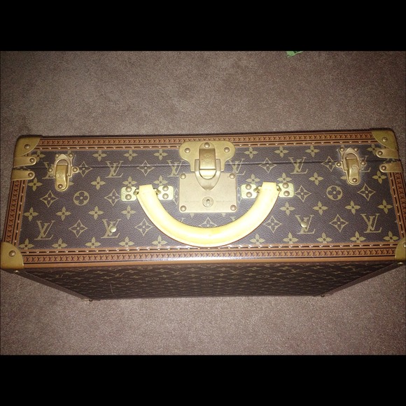 Louis Vuitton Trunk hard case 2 keys !! - Picture 2 of 4