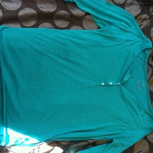 Green American eagle 3/4 length tshirt.💕bundled💕